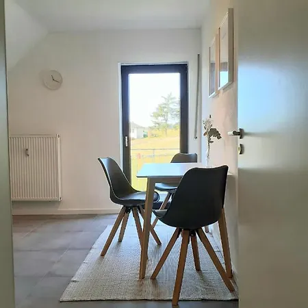 شقة Eifelstern-schoene Mit Balkon